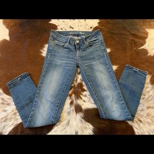 American Eagle skinny jeans size 4 women’s